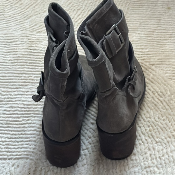Sam Edelman Troy Moto Boots gray suede pull on double buckle straps Sz 9 - Picture 6 of 11